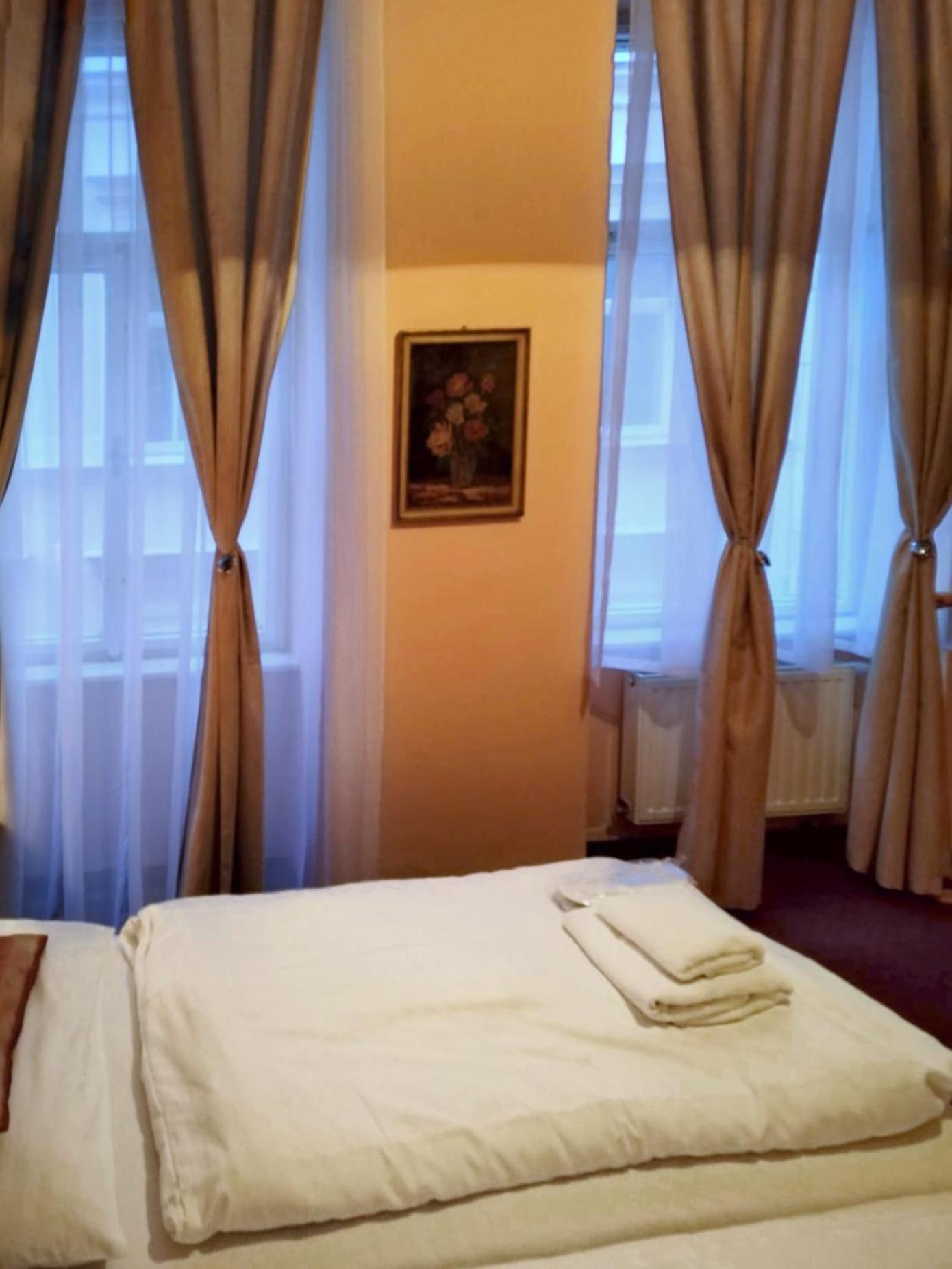 Delux Kolonada Apartment Карлови Вари Екстериор снимка