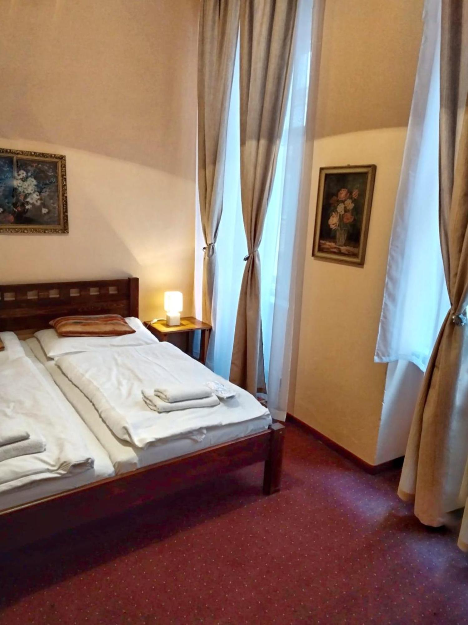 Delux Kolonada Apartment Карлови Вари Екстериор снимка