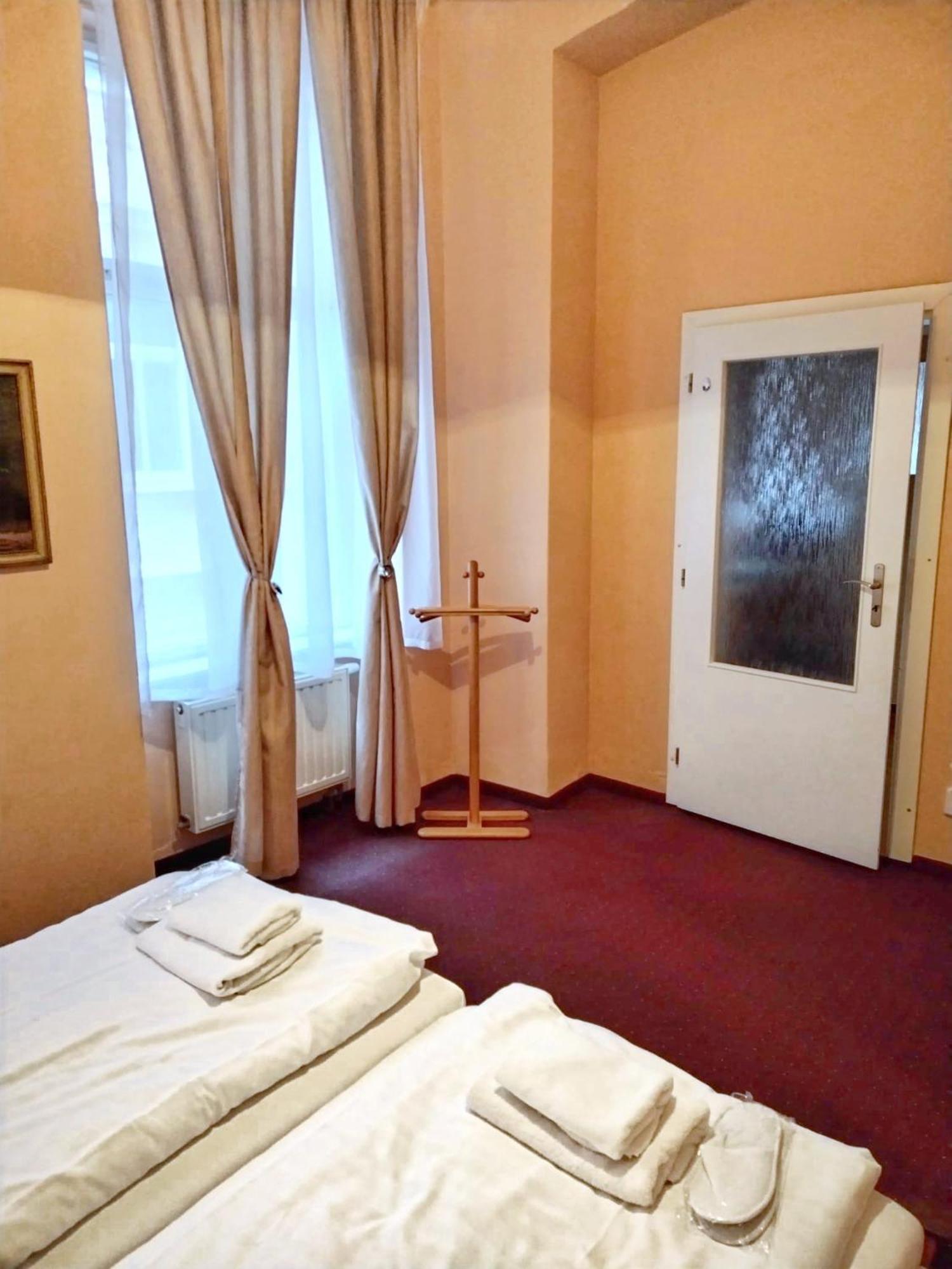 Delux Kolonada Apartment Карлови Вари Екстериор снимка